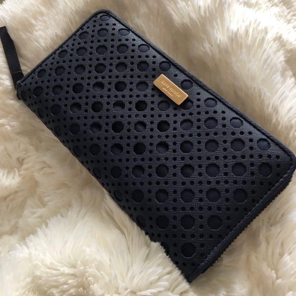 kate spade Handbags - Kate spade zip wallet